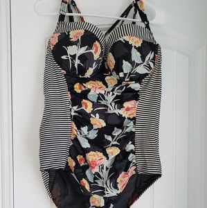 Torrid size 2 one peice bathing suit